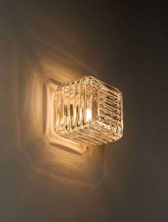 Signal Trimless shown in Cast Glass
